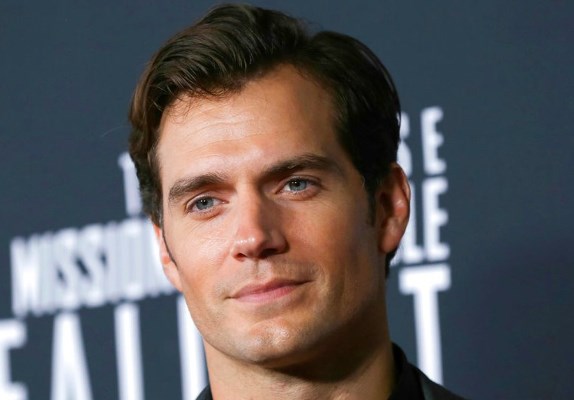 8 Classic Henry Cavill Haircuts And How to Get Them? - Hair System