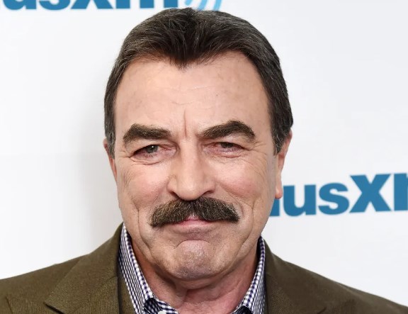 Does Tom Selleck Wear A Toupee? Find Truth Here! - Hair System